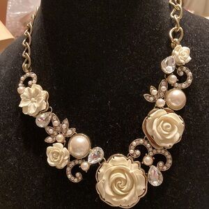 Elegant Cream Floral Necklace and Earring , bracelet set